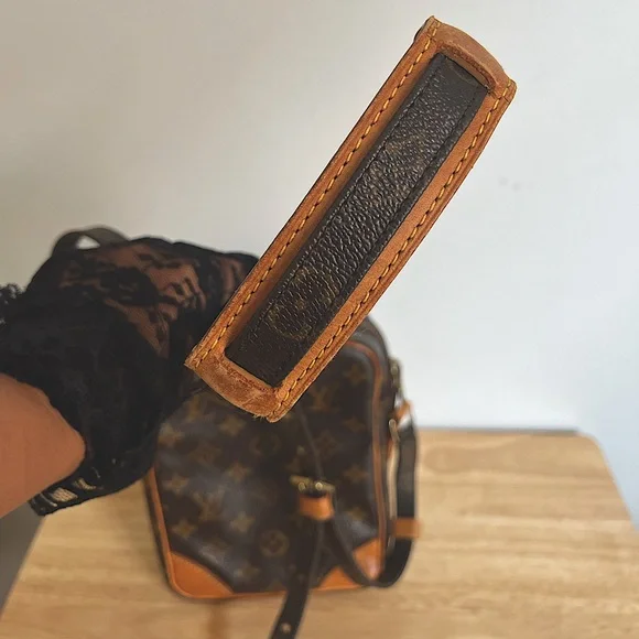 🎊SOLD🎊Louis Vuitton Amazone Vintage Monogram Crossbody bag✨ - Picture 10 of 16